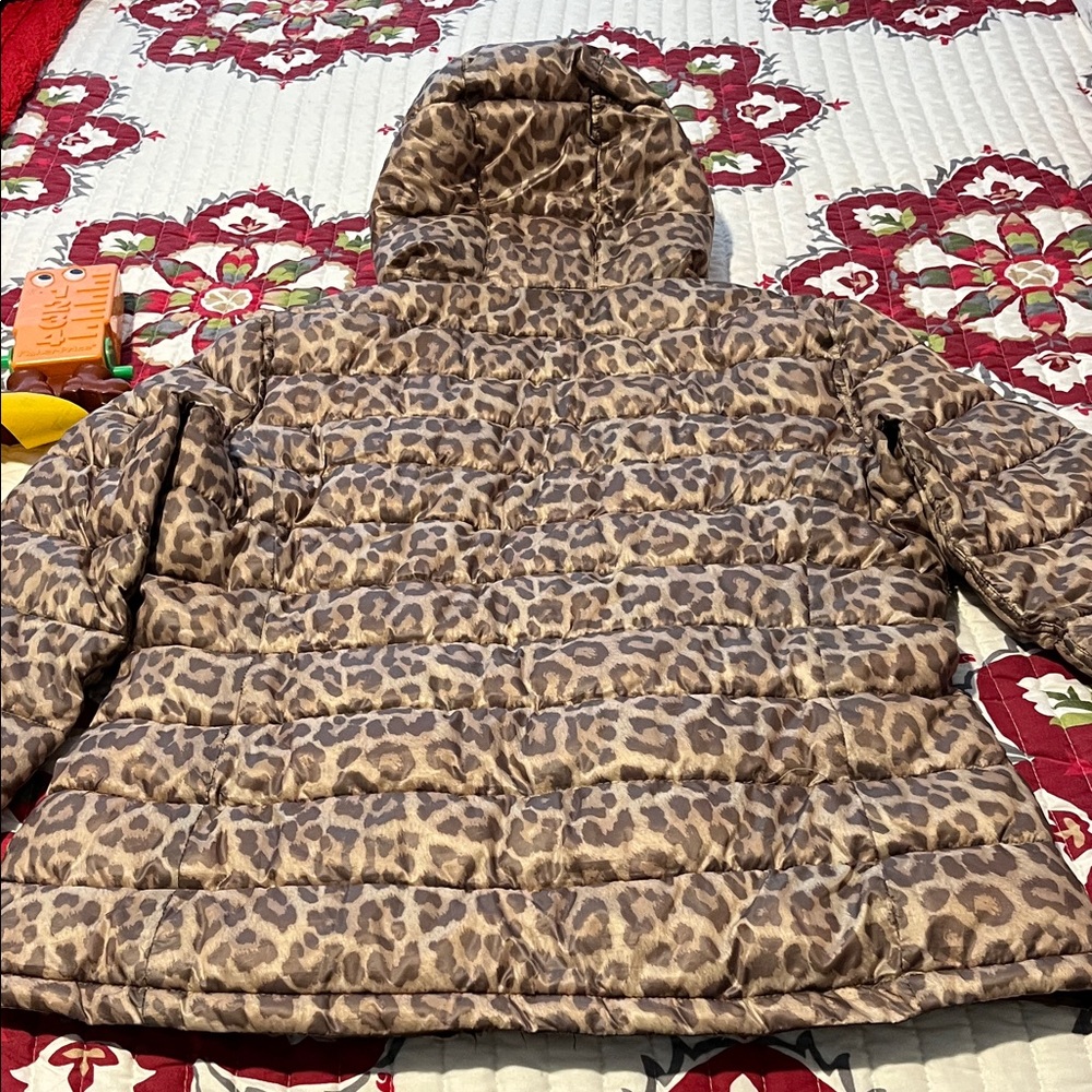 Calvin Klein Leopard Print Puffer Jacket - Picture 8 of 12